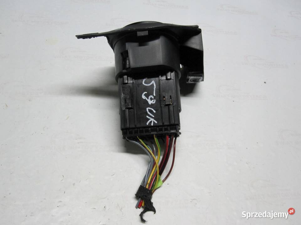 SKODA ROOMSTER LIFT 11r przełącznik włącznik osobowe