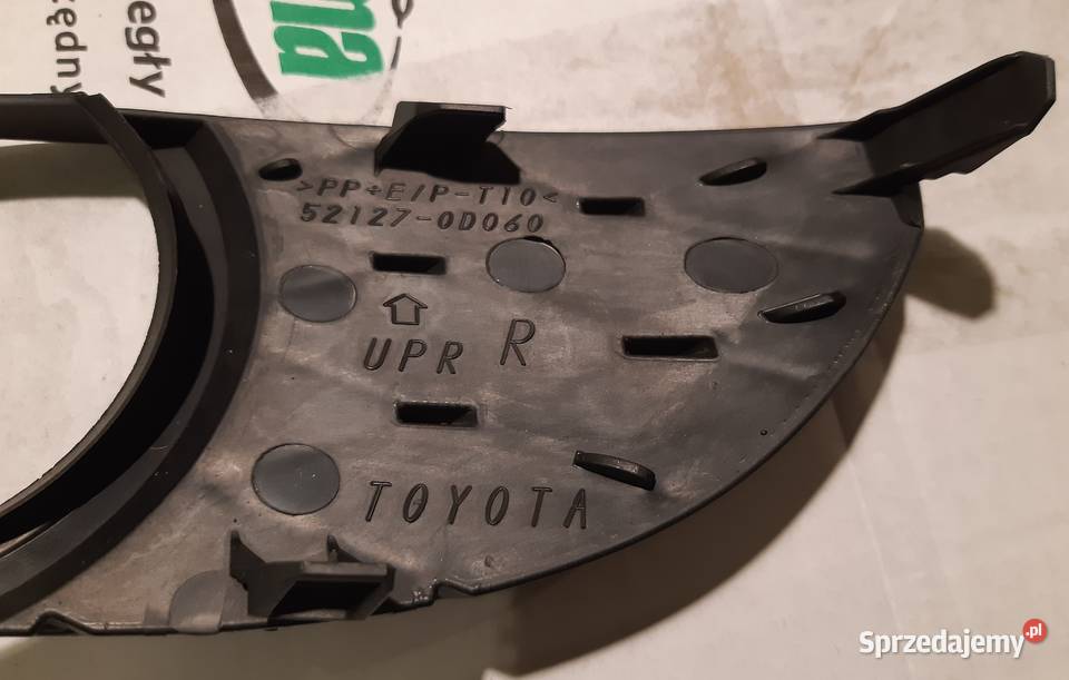 Kratka maskownica halogenu lewa i prawa Toyota Rok produkcji 2005 Łódź