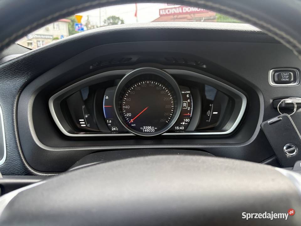 VOLVO V40 20 BENZYNA 122 2019 6 BIEGÓW benzyna Dolna Grupa