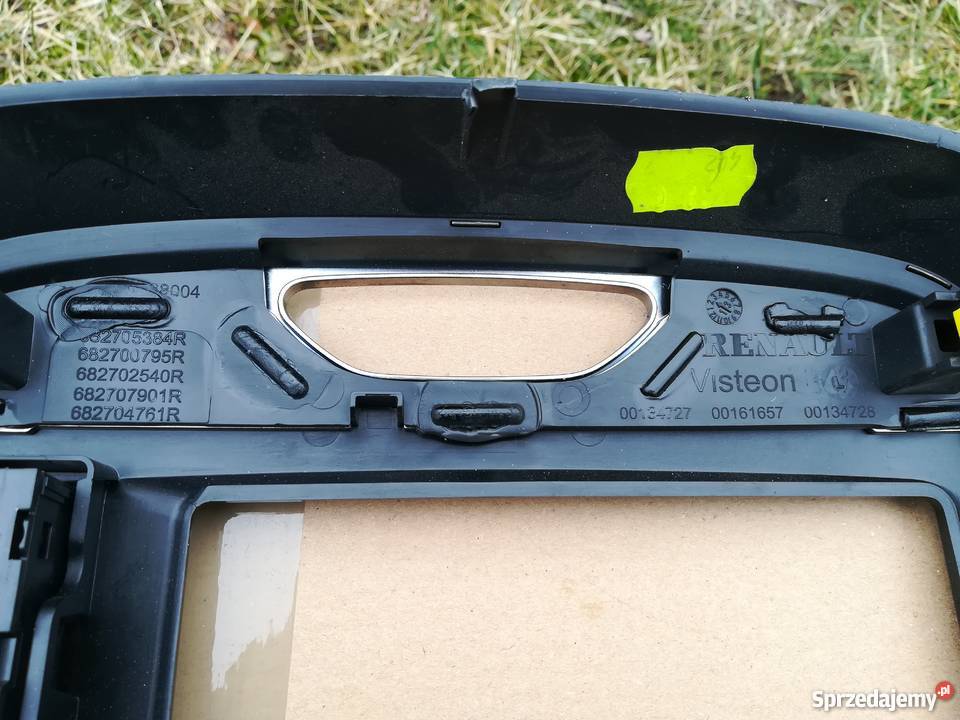 Sprzedam ramkę radia Renault Captur osobowe