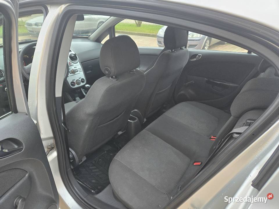 Opel Corsa 10 z gazem 2011 150000km Łódź sprzedam