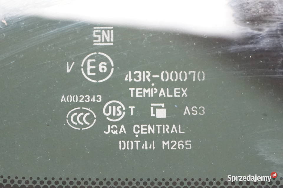 SZYBA KAROSERYJNA LEWA TYŁ TYLNA INFINITI QX70