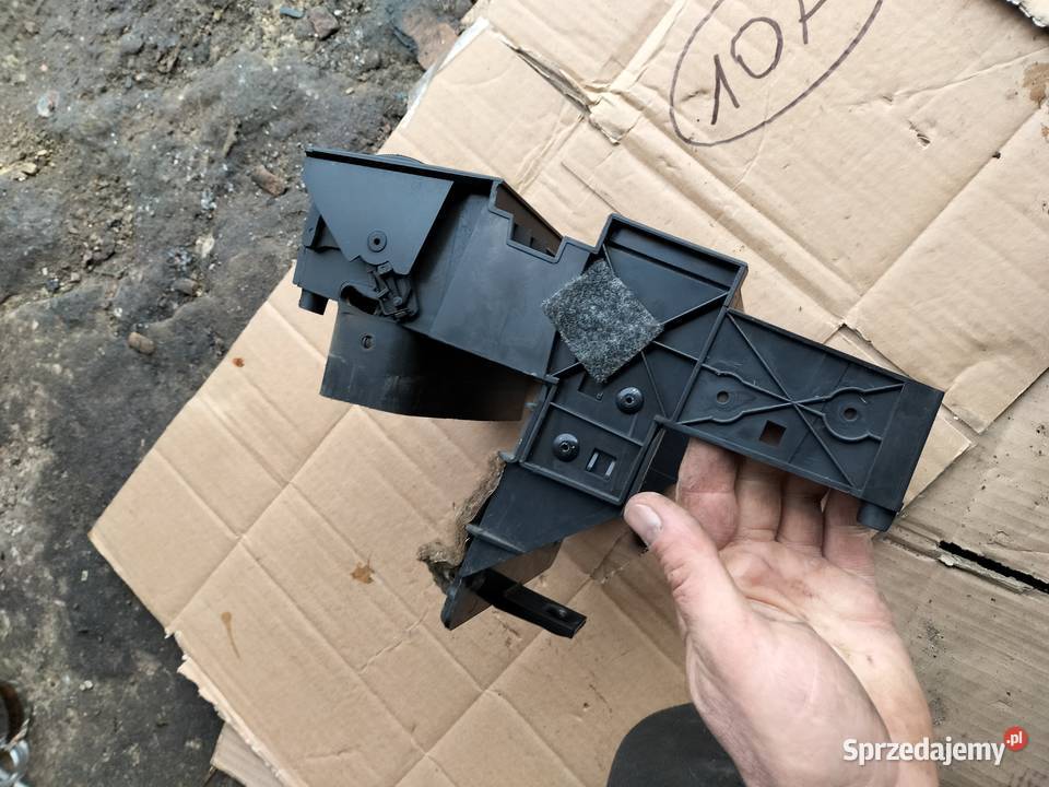 AUDI 80B4 ŚRODKOWY PANEL NAWIEWU RAMKA RADIA osobowe