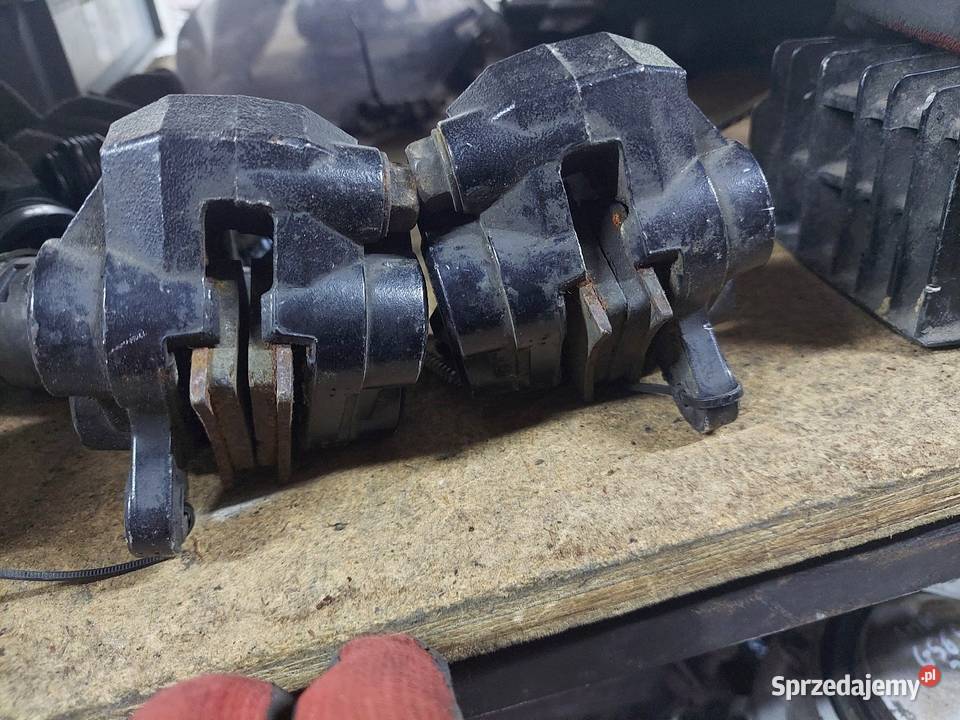 Suzuki GSX 600 f katana zaciski zacisk przód Części i akcesoria motocyklowe Jelenia Góra