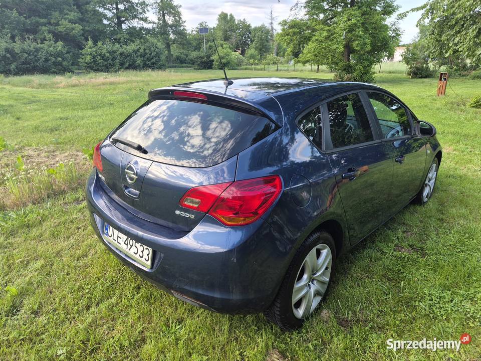 Opel Astra 14 Benzyna 2011 r Klimatyzacja Miłoradzice