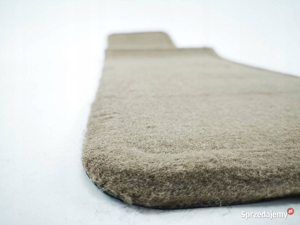 DYWANIK WYCIERACZKA 3GO RZĘDU CHRYSLER VOYAGER