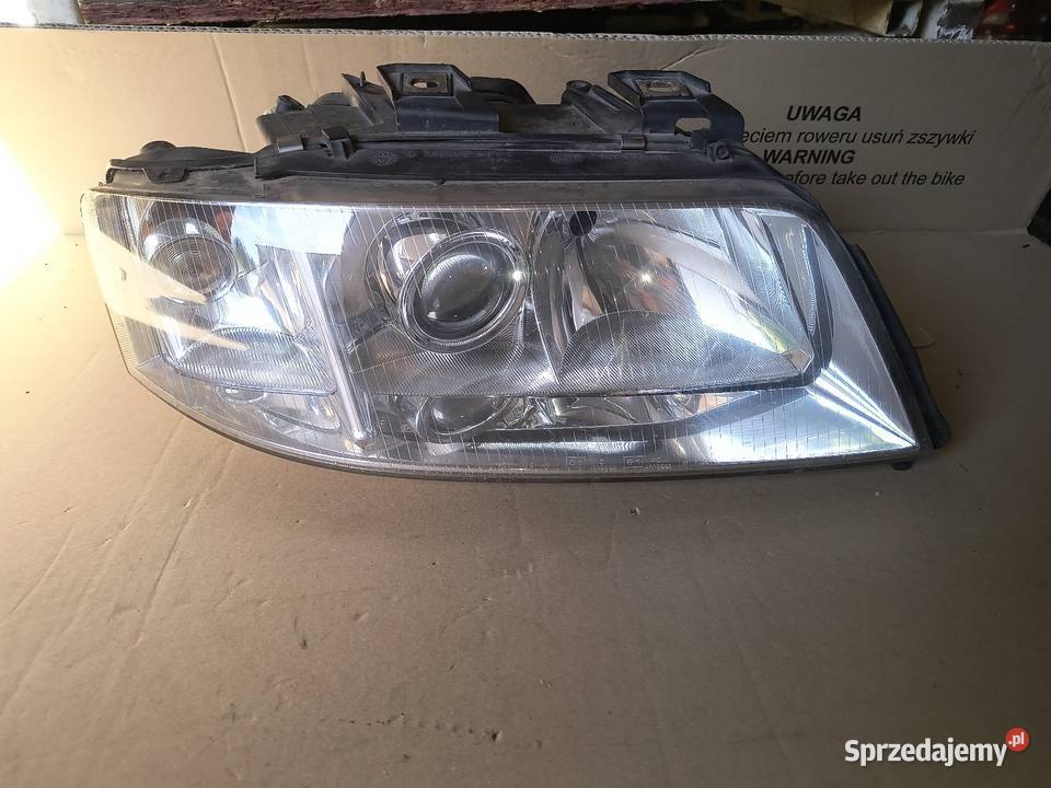 Audi A6 C5 9701 Reflektor prawy Xenon eur Domasław