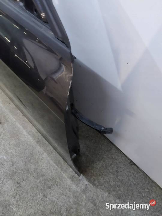 DRZWI PRAWE PRZÓD LZ7L Audi A4 IV 20082015 B8