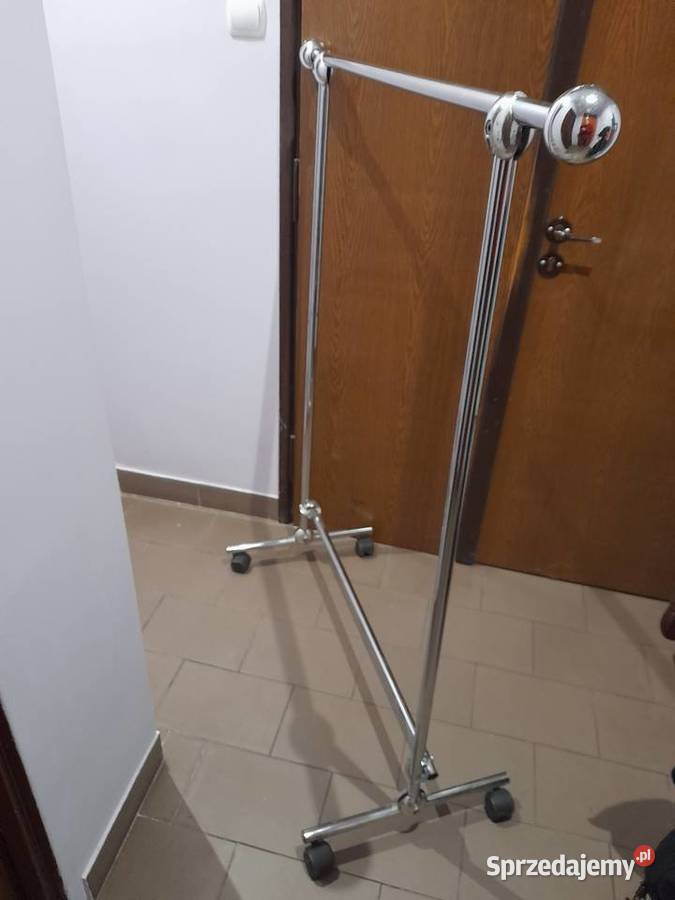Sprzedam wieszak na ubrania na kółkach Wieszaki wielkopolskie