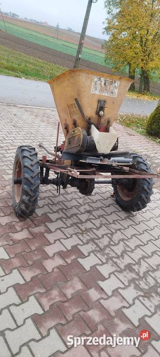 Rozsiewacz KOS Nowy Kawęczyn