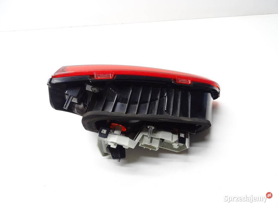 LAMPA PRAWY TYŁ PRAWA W KLAPĘ 5G0945094AD VW Lampy tylne sprzedam