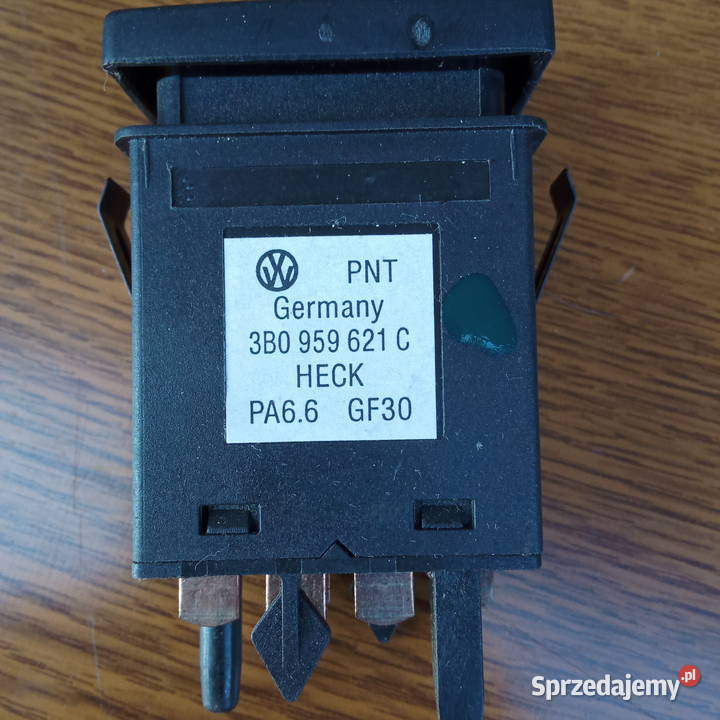 Passat B5 Przycisk podgrzewania szyby 3B0959621C Wyposażenie wnętrza Dębica sprzedam