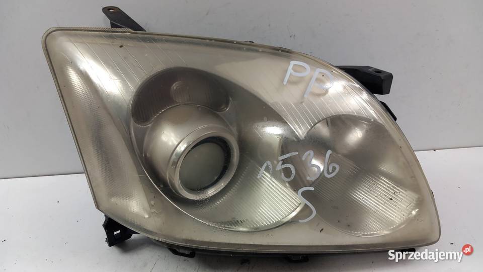 TOYOTA AVENSIS T25 LAMPA PRZÓD PRAWA SOCZEWKA Zbierkowo