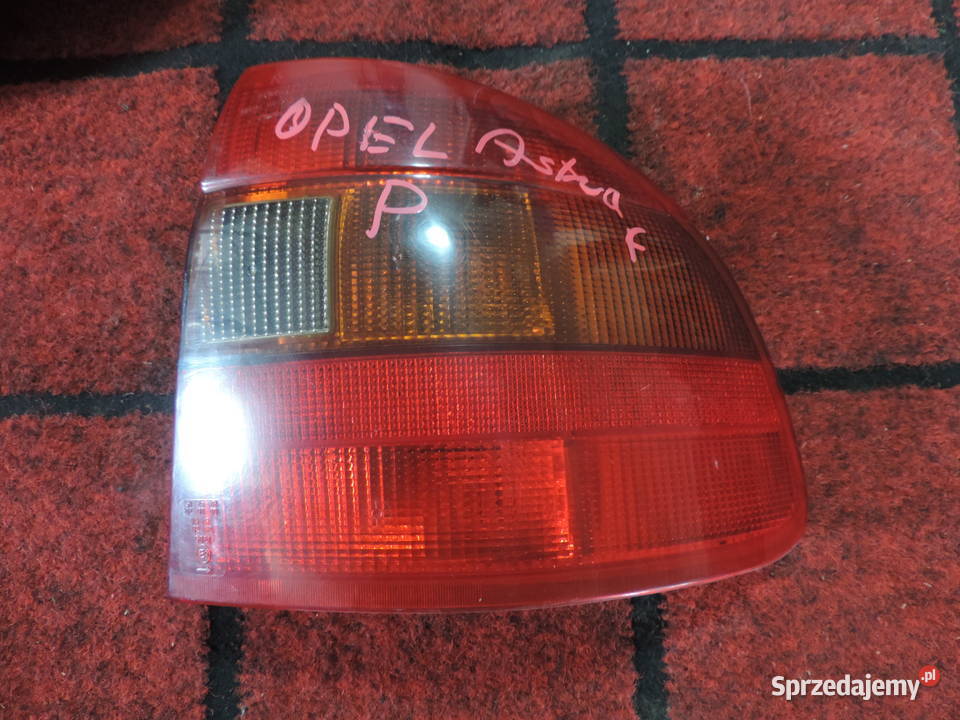 Lampa tylna prawa Opel Astra F sedan Oświetlenie Nowy Sącz