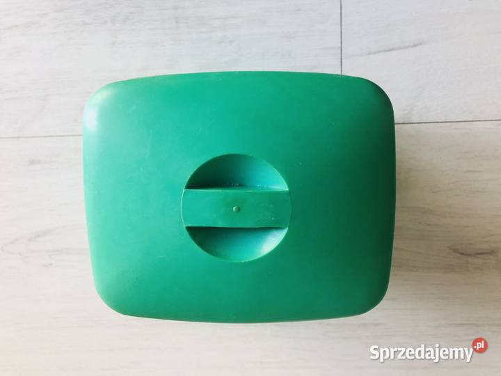 Zielone pudełko z pokrywką PRL plastikowe