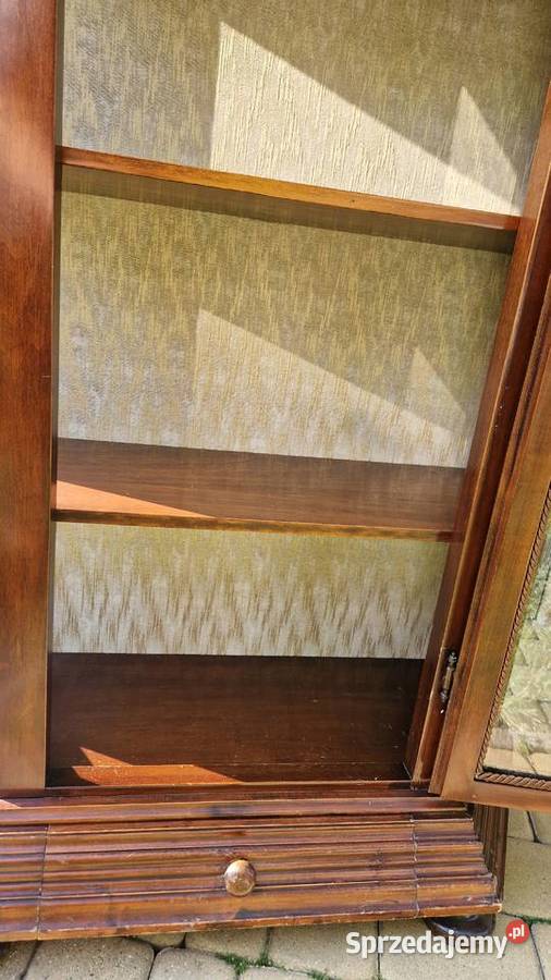 Stylowa drewniana włoska serwantka witryna