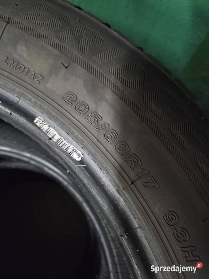 Opony zimowe Bridgestone 205 60 R17 Samochodowe Snopków sprzedam