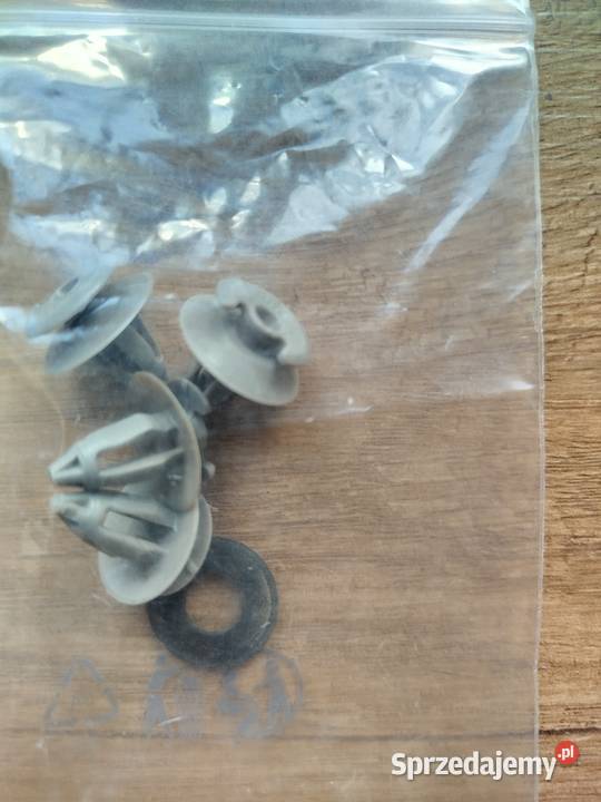 SKODA FELICIA oryginalna pipielniczka spinki Popielniczki małopolskie