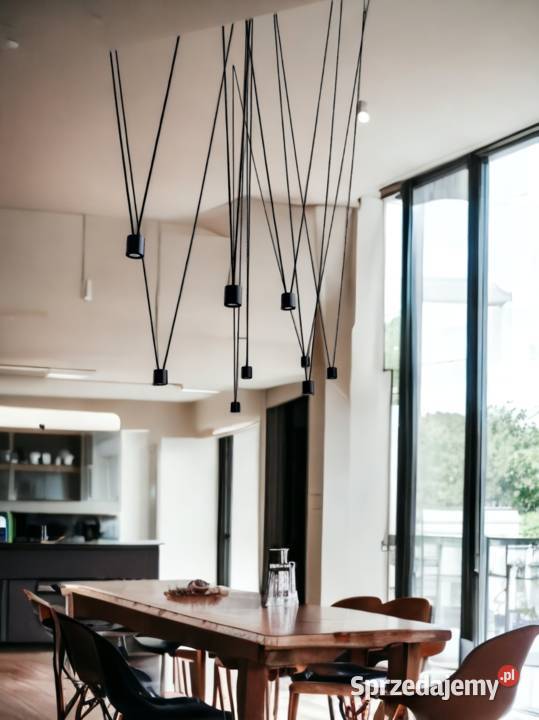 Długa lampa wisząca na antresole skośny strop Lampy wiszące Rzeszów sprzedam