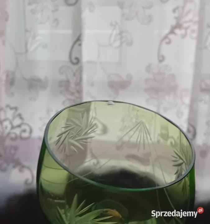 Kieliszek do wina ze szlifowaną zieloną czaszą Koźminek