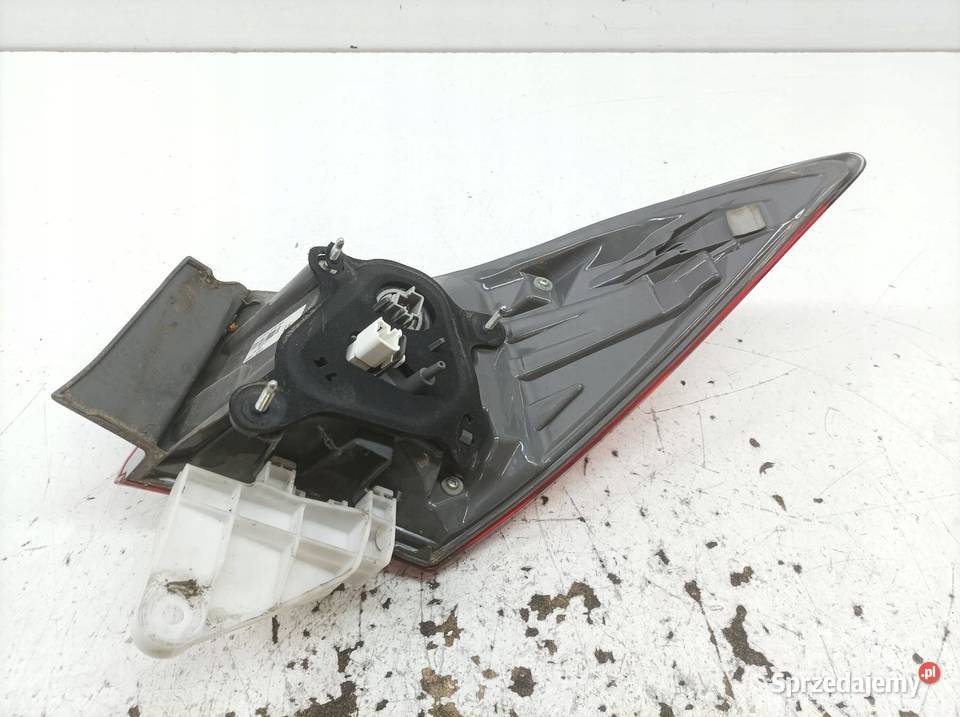 LAMPA TYŁ LEWA EU SEDAN E16 E17 E18 8156002A80 sprzedam