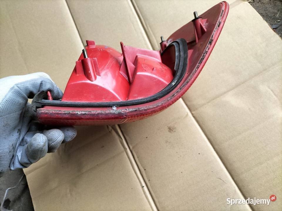 AUDI 80 B4 80B4 SEDAN LAMPA TYŁ TYLNA LEWA HELLA Lampy tylne Kamień-Kolonia sprzedam