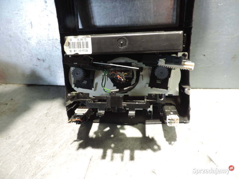 PANEL ŚRODKOWY KRATKA NAWIEWU PANEL NAWIEWU