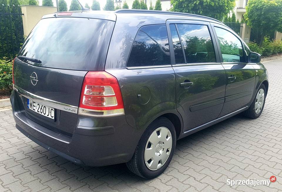 Opel zafira 2010 года