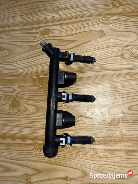 Listwa wtryskowa volkswagen 03D133329B osobowe mazowieckie Gostynin
