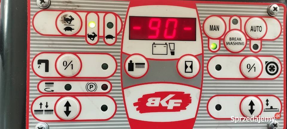 Samojezdna maszyna czyszcząca Adiatek Coral 85