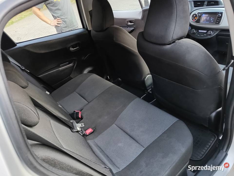 Sprzedam Toyotę Yaris hybrid światła do jazdy dziennej Izabelin C