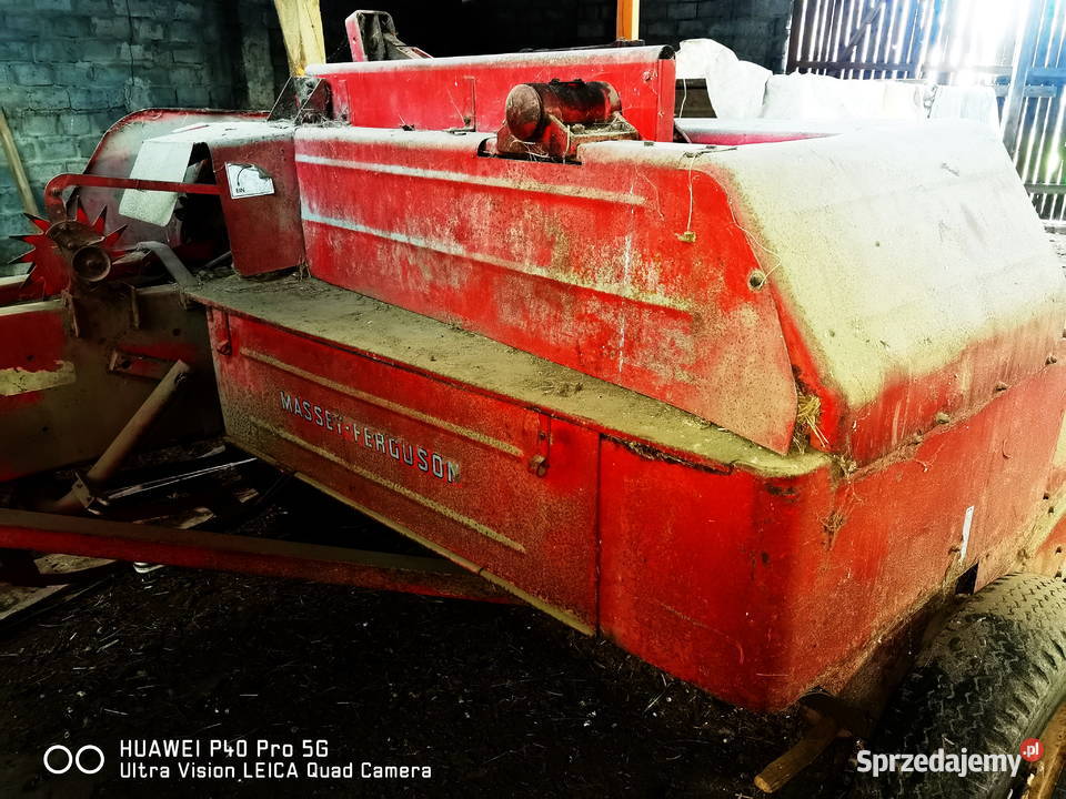 Prasa Massey Ferguson 208 baler kostkująca Massey Ferguson Młodzawy Duże