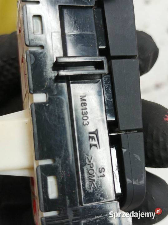 PRZEŁĄCZNIK ŚWIATEŁ ESP KPL 6960 M81303 Toyota