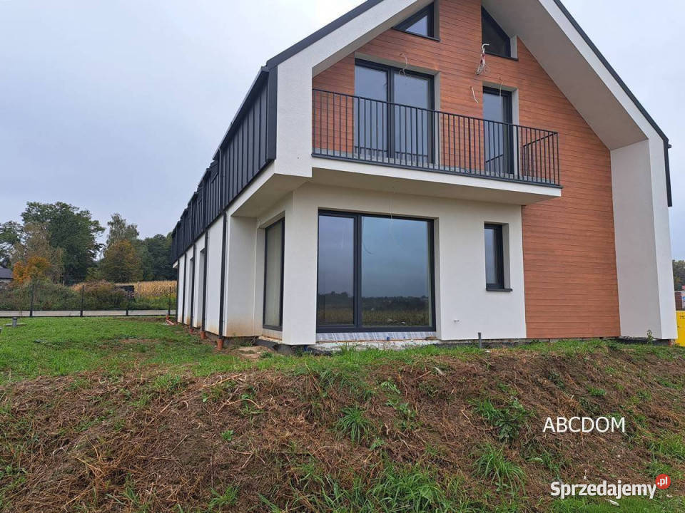 Budynek o nowoczesnej brylegaraż5 pokoi Tomaszowice