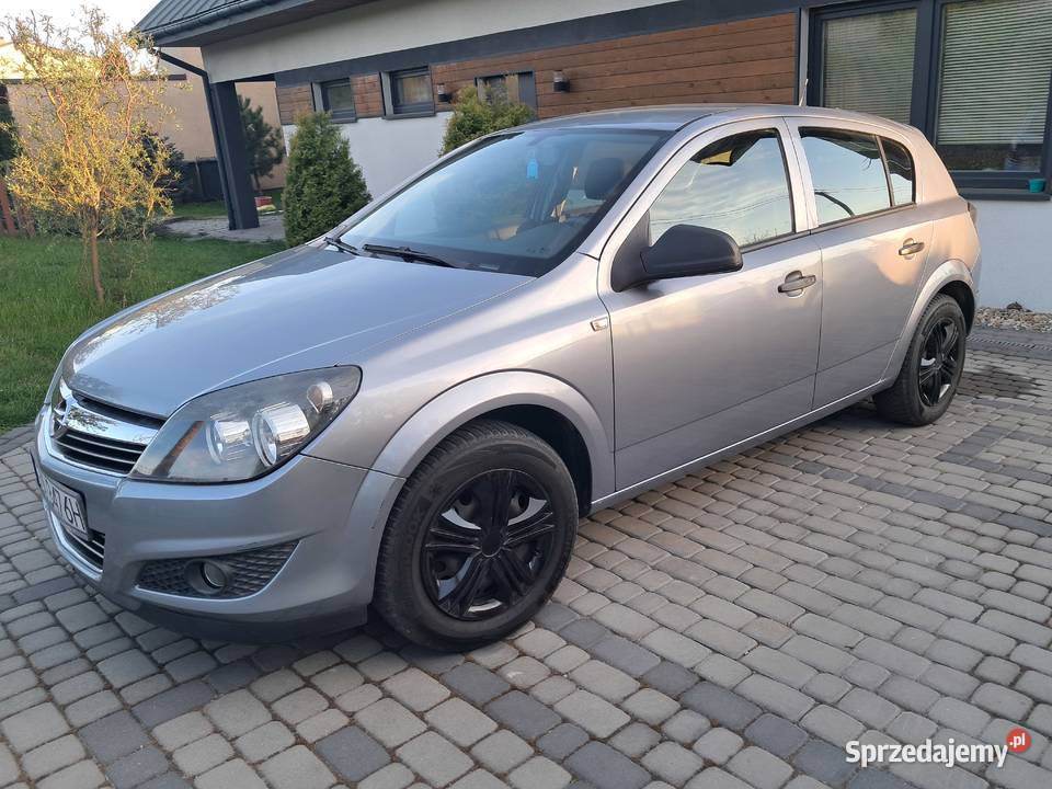Opel Astra 2009 14 Zadbany Rok produkcji 2009