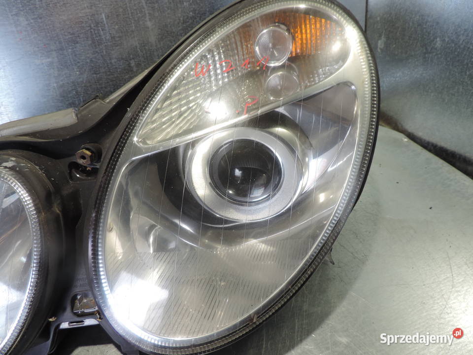 LAMPA LEWA PRZEDNIA MERCEDES W211 Rok produkcji 2004