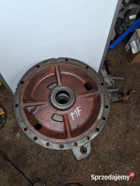 Polowa mostu tylnego lewa Massey Ferguson Fermec pomorskie