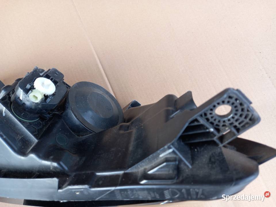 Renault Scenik 4 lampa lewa prawa pród 260606727 Bukownica