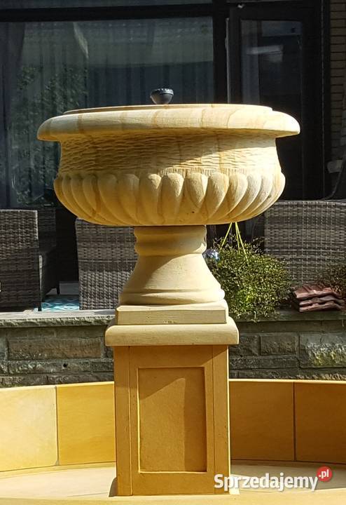 Stylowa fontanna ogrodowa razem z dnem dolnośląskie Kamienna Góra