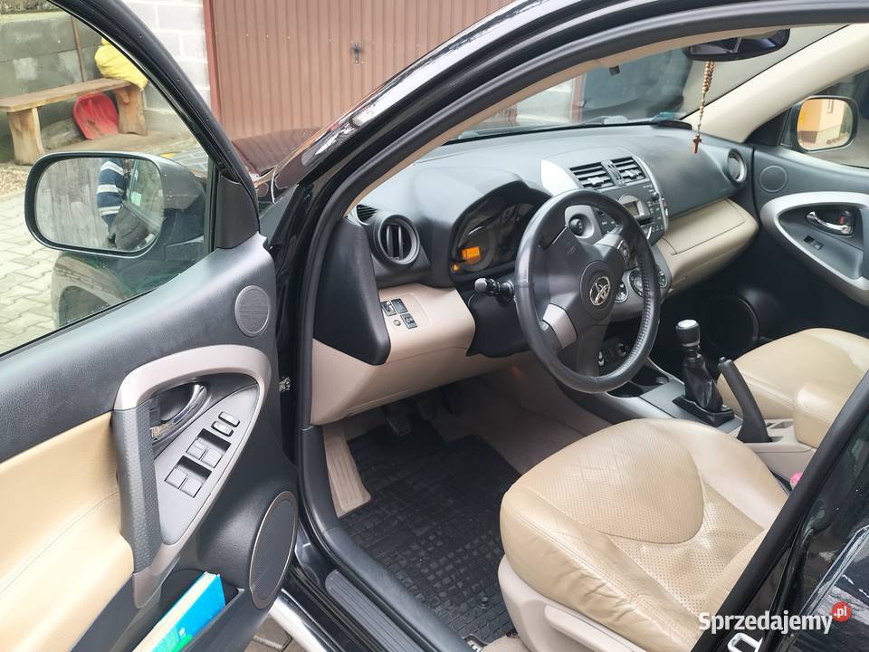 Sprzedam Toyota RAV4 136KMWitam sprzedam Toyota Bysina