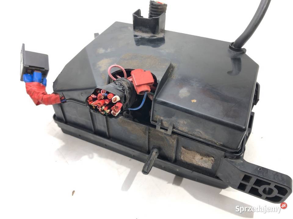 SKRZYNKA BEZPIECZNIKÓW HYUNDAI TUCSON SUV 20 141