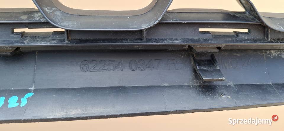 DACIA DUSTER I LIFT KRATKA ZDERZAKA PRZÓD ATRAPA Bieleń