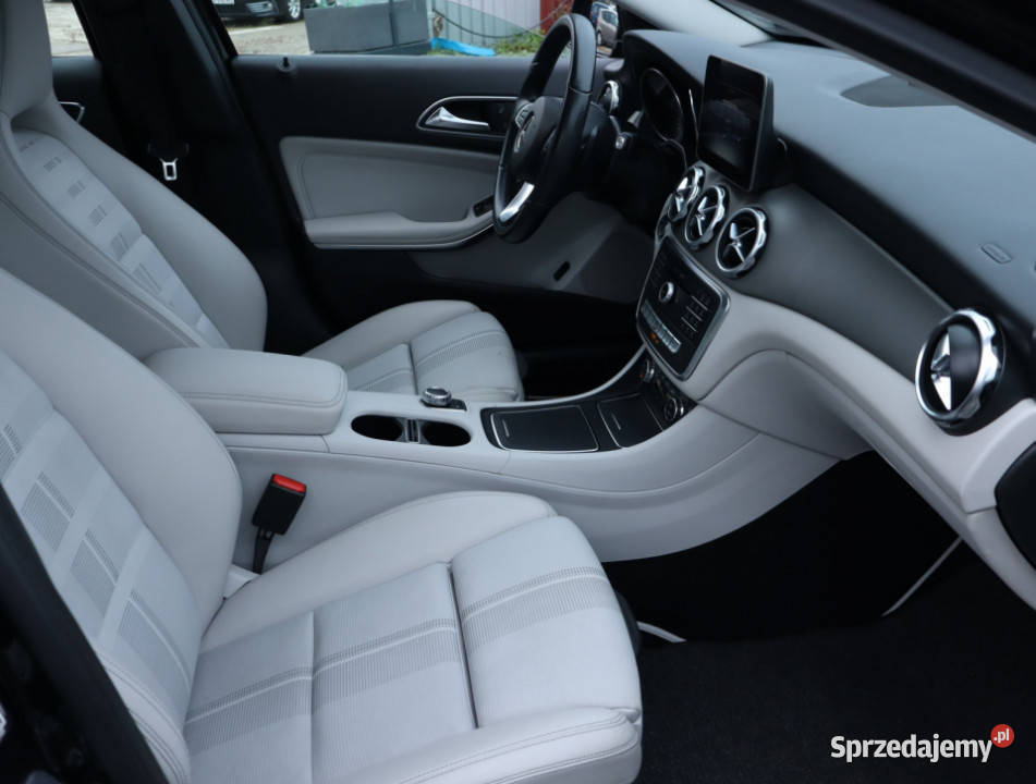 Mercedes GLA GLA 200 wielofunkcyjna kierownica Piaseczno