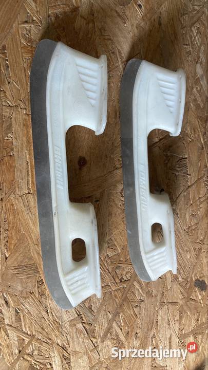 Płoży hokejowe Łomianki