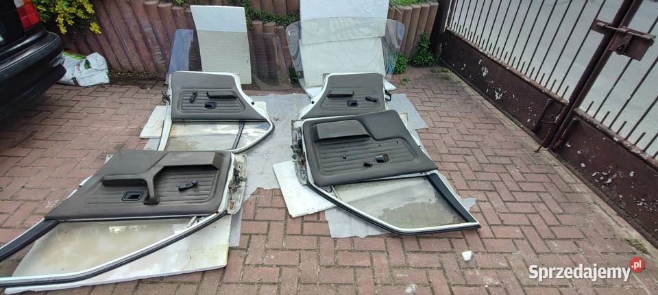 BMW E30 Brązowe szyby komplet Sedan 4d wąska Częstochowa