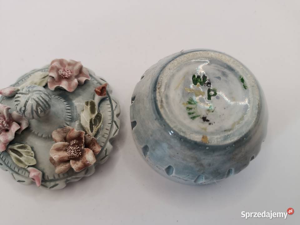 Puzderko kwiaty Cappodimonte syg Porcelana i szkło Zamość sprzedam