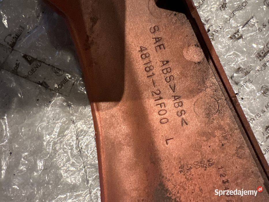 Suzuki UC 125150 Bok Prawy Owiewka Boczek Osłona Pozostałe Poznań