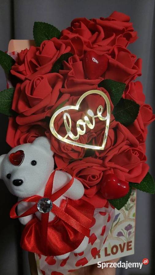 Kompozycja z róż Gotowy prezent do wręczenia Walentynki