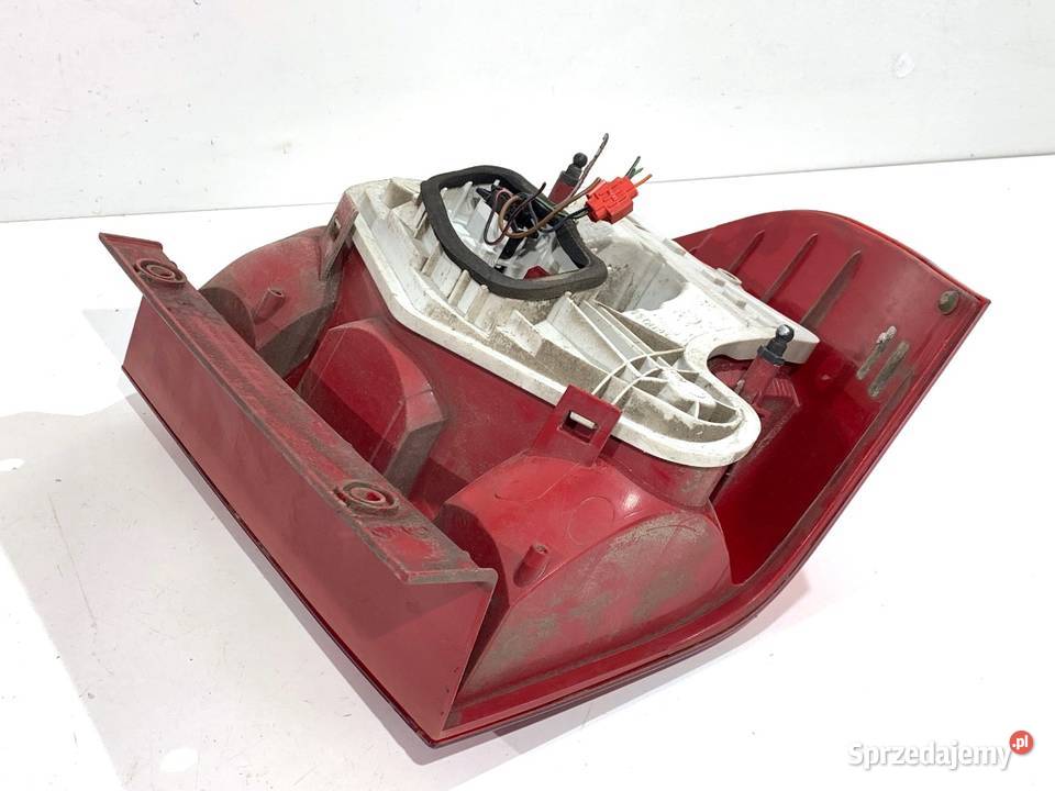 LAMPA PRAWY TYŁ SKODA YETI 5L0945096 Crossover