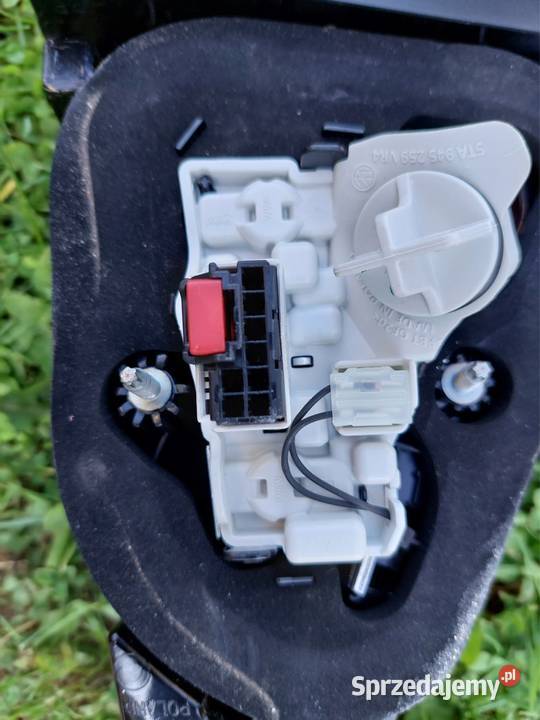 Lampy tył VW Turan II osobowe Lampy tylne mazowieckie Kępina